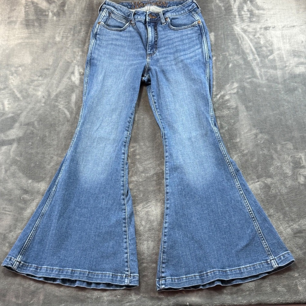 Wrangler High Rise Trumpet Flare Jeans Womens Size 30โ Bell Bottom Medium Wash